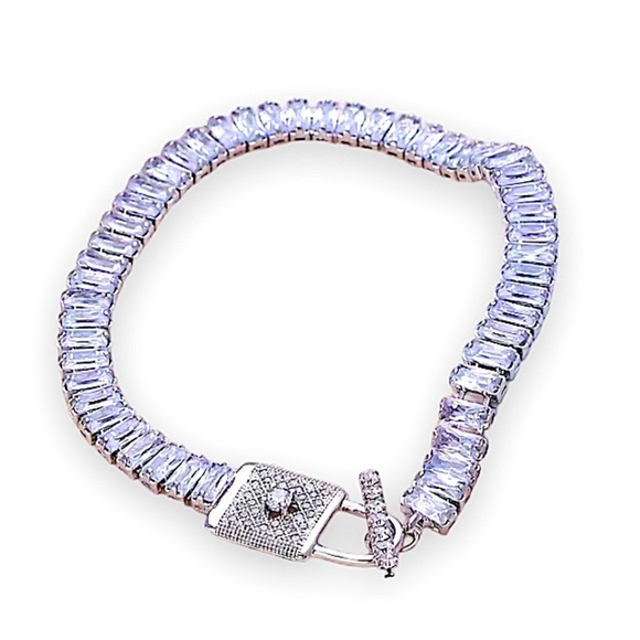 Silver Cubic Zircon Lock Closure Tennis Bracelet - Picture 3 of 5
